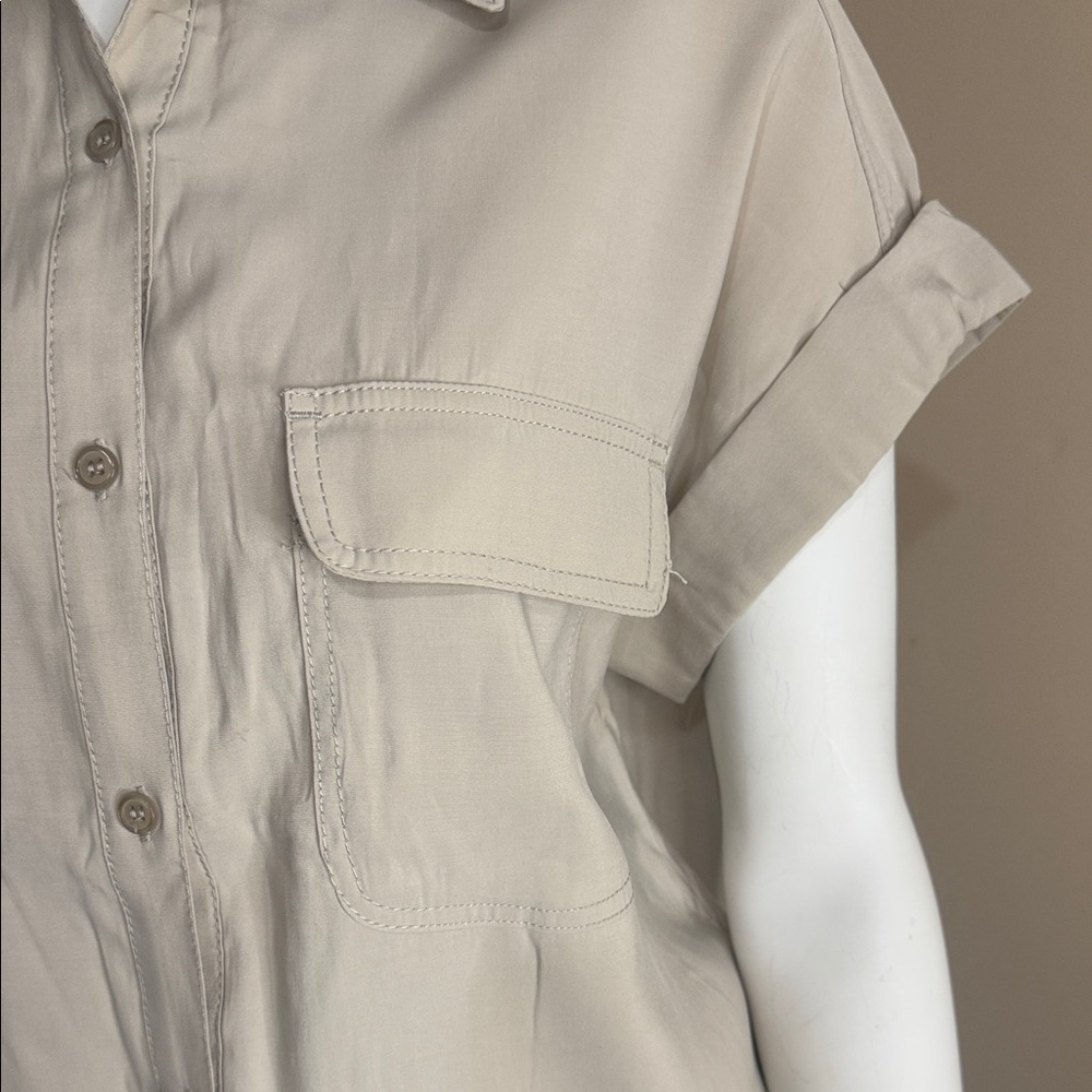 Max Studio Beige Button-Down Shirt NWT - Picture 3 of 11